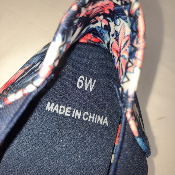 NEW Dr. Leonards Tropical 2 Floral and Navy Slip On comfort flat shoe 6W - Picture 6 of 7